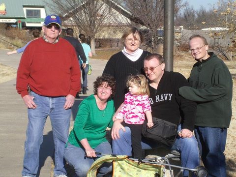 family at tulsa zoo.jpg